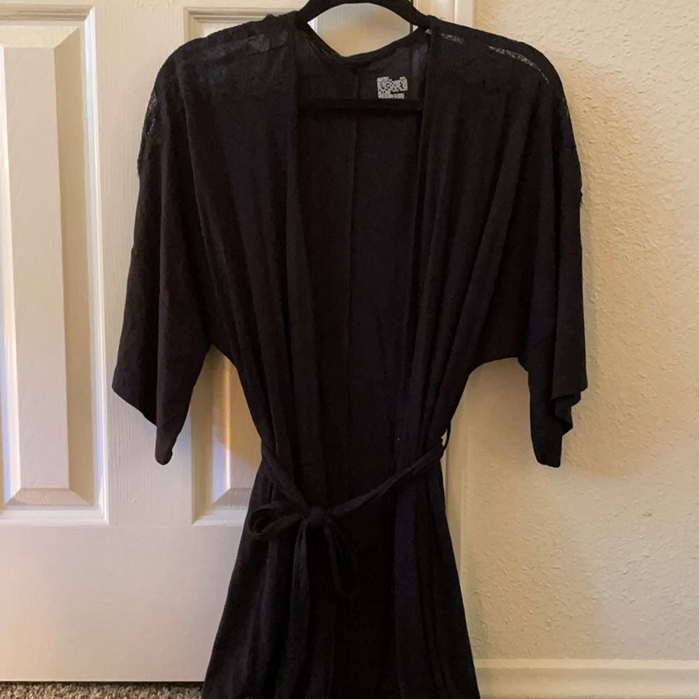 TARGET COZY ROBE W/ LACE SHOULDERS